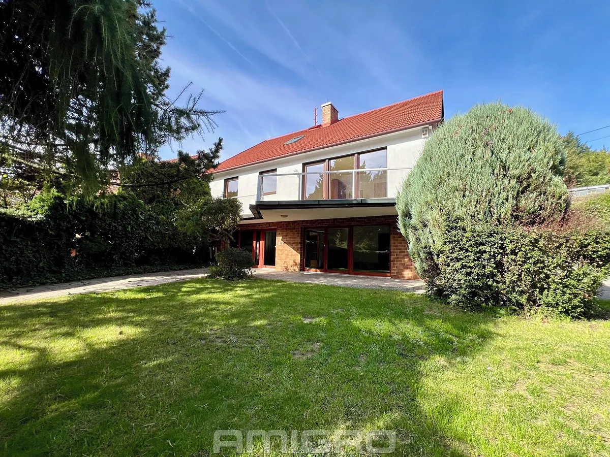 Prodej rodinného domu 220 m², pozemek 801 m²